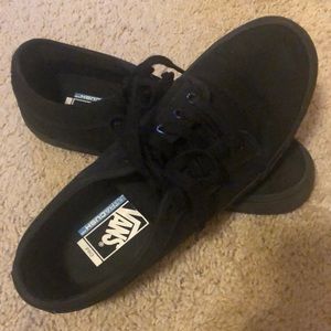 Gently worn VANS ULTRACUSH PRO. Awesome shoes.